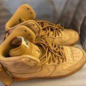 High top Air Force 1